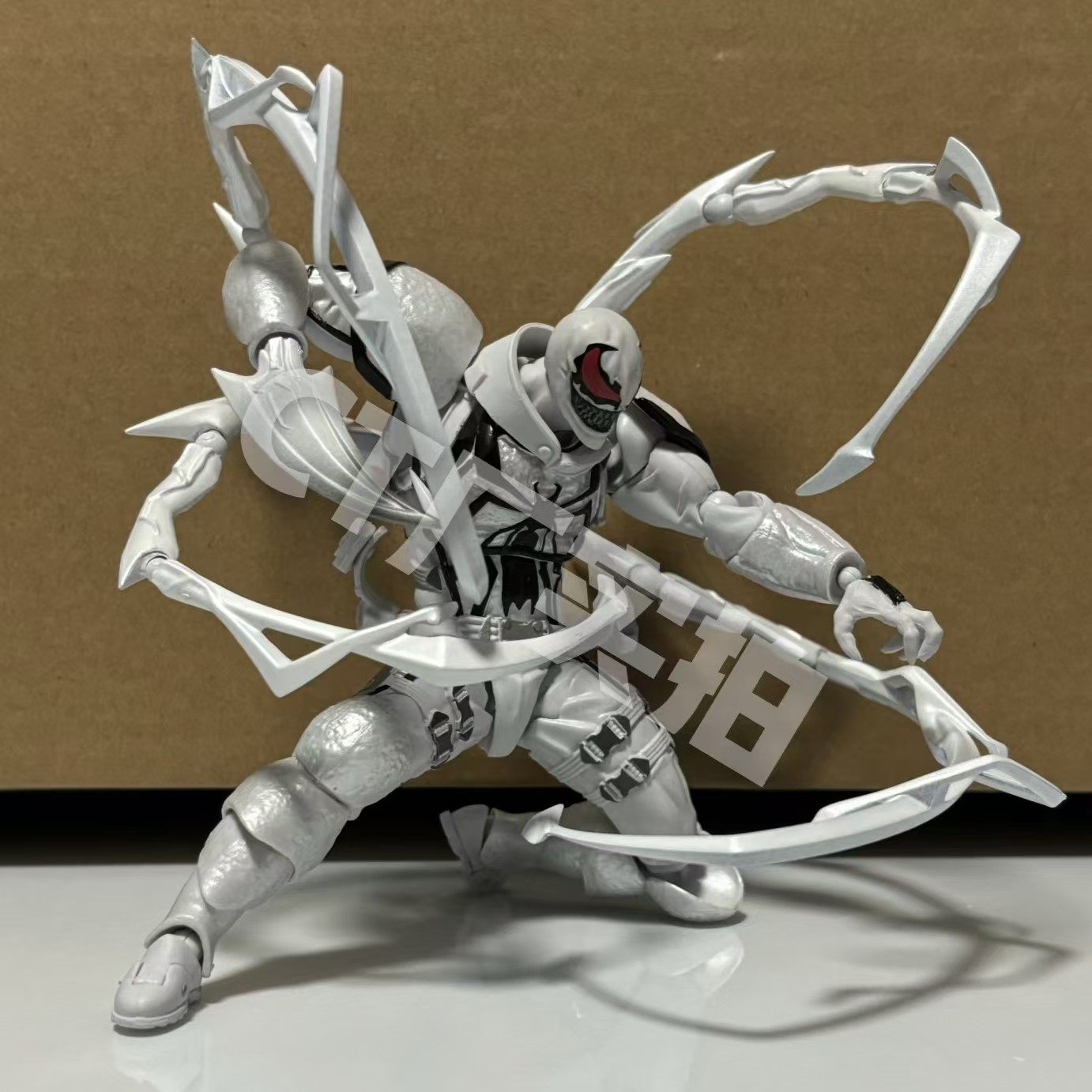 Ct White Venom Action Figure H - огляд і ціна Model Kit Venom