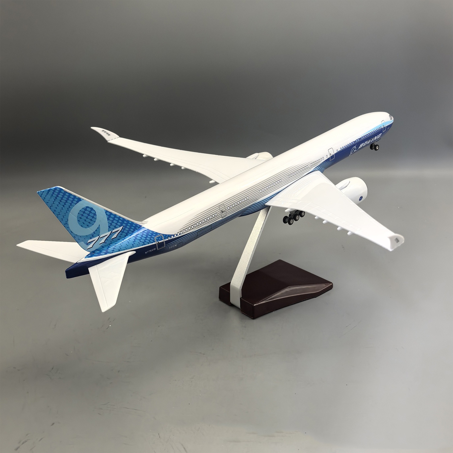 47cm 1/157 Large Scale Prototy - огляд і ціна Model Kit Plane