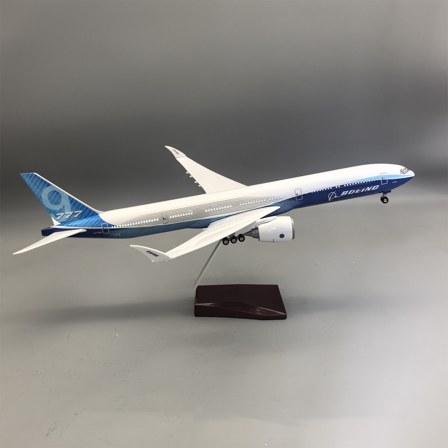 47cm 1/157 Large Scale Prototy - огляд і ціна Model Kit Plane