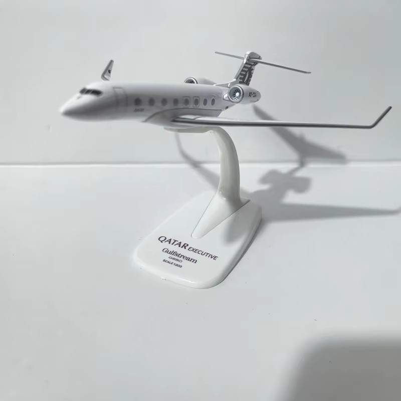 1/200 Scale Qatar Airways Gulf - огляд і ціна Model Kit Plane